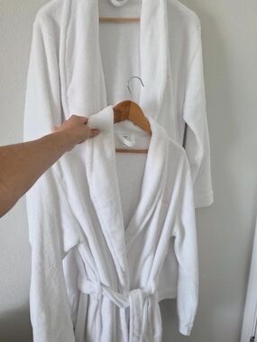 Calvin Klein White Plush Shawl-Collar Robe with Tie Belt